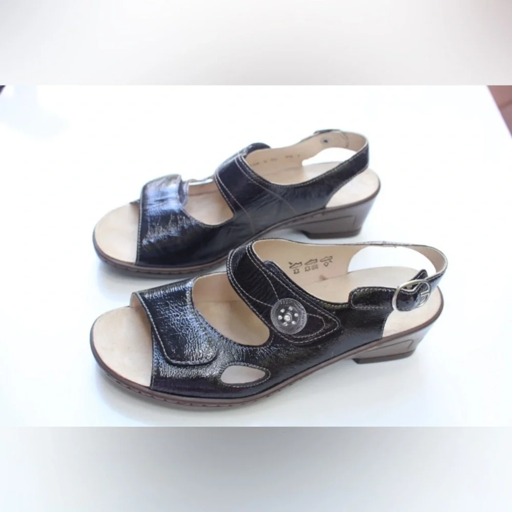 WaldLaufers sandals made